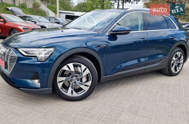 Внедорожник / Кроссовер Audi e-tron 2020 в 
