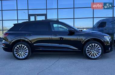 Внедорожник / Кроссовер Audi e-tron 2020 в 