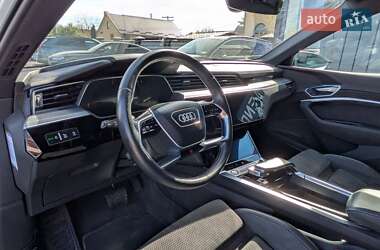 Внедорожник / Кроссовер Audi e-tron 2020 в 