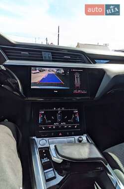 Внедорожник / Кроссовер Audi e-tron 2020 в 