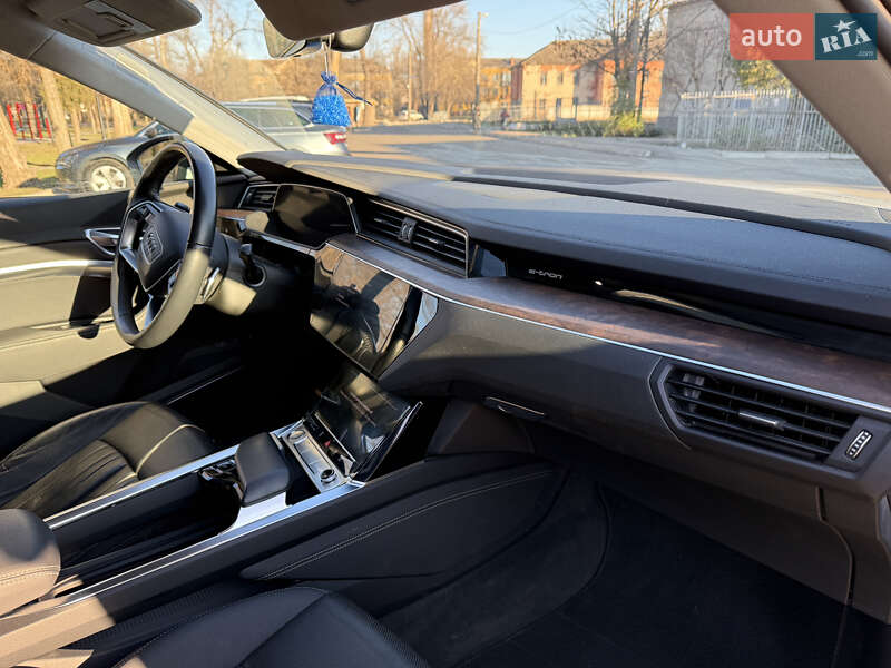 Внедорожник / Кроссовер Audi e-tron 2019 в Кривом Роге