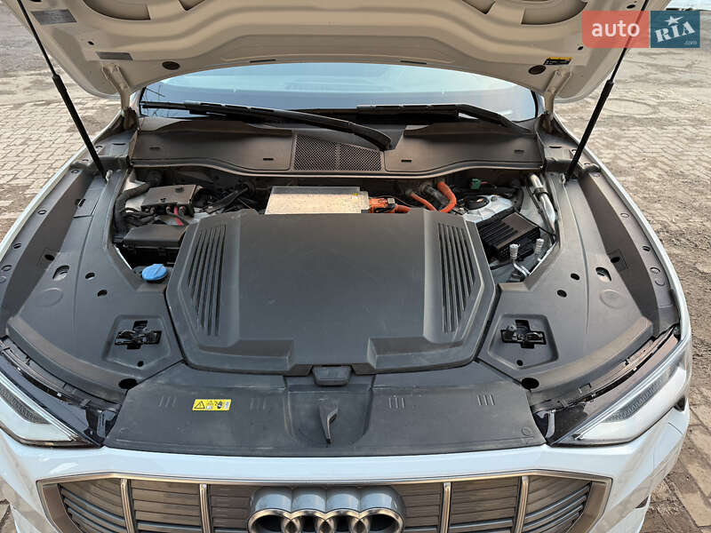 Внедорожник / Кроссовер Audi e-tron 2019 в Кривом Роге