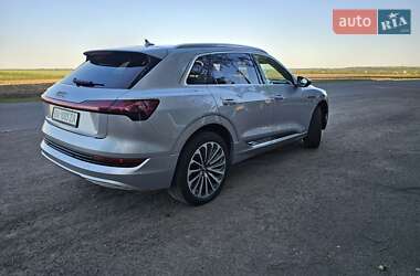 Внедорожник / Кроссовер Audi e-tron 2019 в 