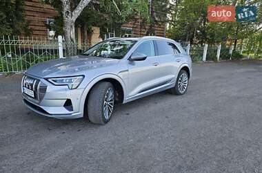 Внедорожник / Кроссовер Audi e-tron 2019 в 
