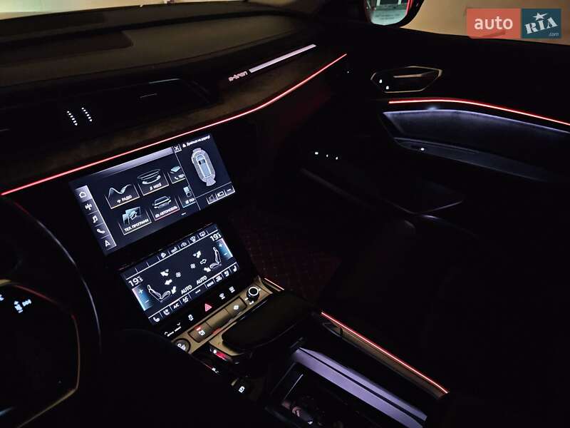 Позашляховик / Кросовер Audi e-tron 2019 в Гайвороні