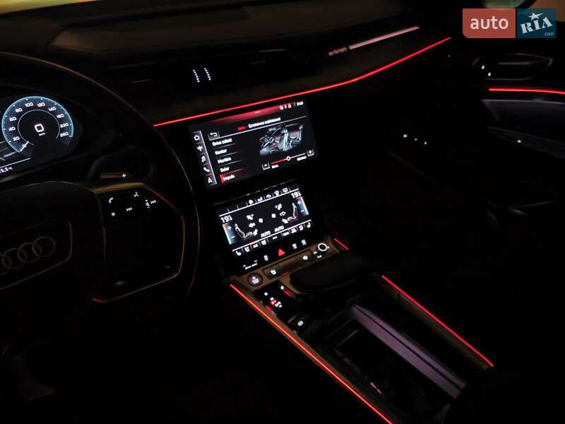 Позашляховик / Кросовер Audi e-tron 2019 в Гайвороні