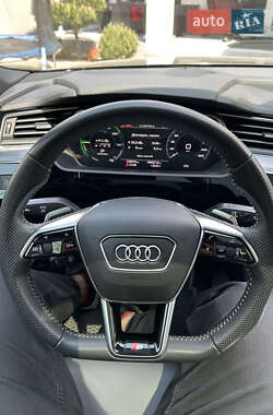 Внедорожник / Кроссовер Audi e-tron 2019 в 