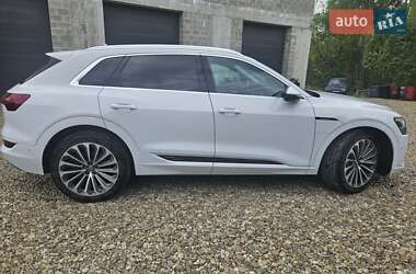 Внедорожник / Кроссовер Audi e-tron 2019 в 