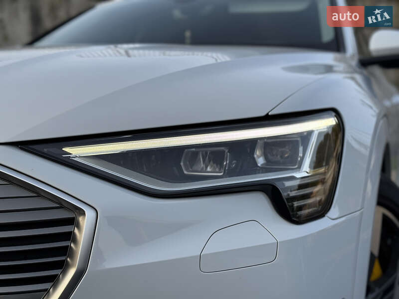 Внедорожник / Кроссовер Audi e-tron 2021 в Ровно