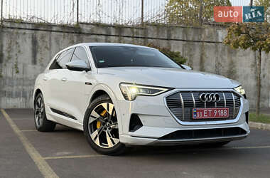 Внедорожник / Кроссовер Audi e-tron 2021 в 