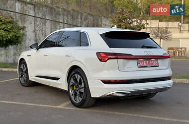 Внедорожник / Кроссовер Audi e-tron 2021 в 