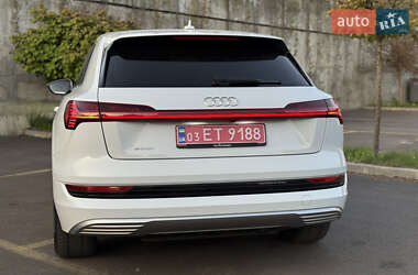 Внедорожник / Кроссовер Audi e-tron 2021 в 