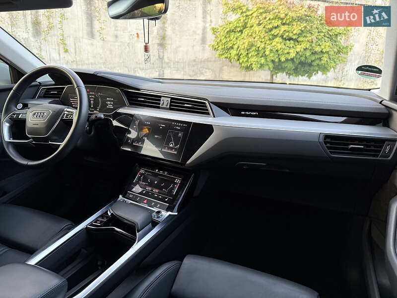 Внедорожник / Кроссовер Audi e-tron 2021 в Ровно