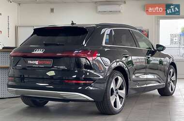 Позашляховик / Кросовер Audi e-tron 2019 в 