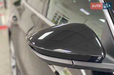 Позашляховик / Кросовер Audi e-tron 2019 в 