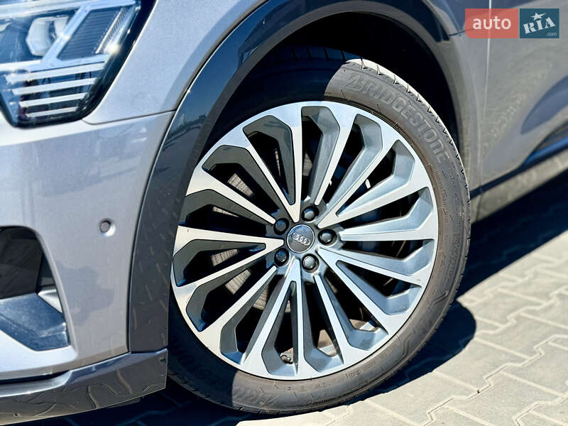 Внедорожник / Кроссовер Audi e-tron 2020 в Днепре