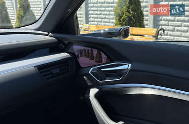 Внедорожник / Кроссовер Audi e-tron 2020 в 