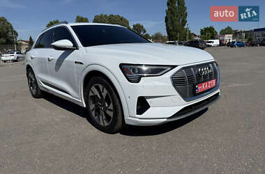 Внедорожник / Кроссовер Audi e-tron 2021 в 