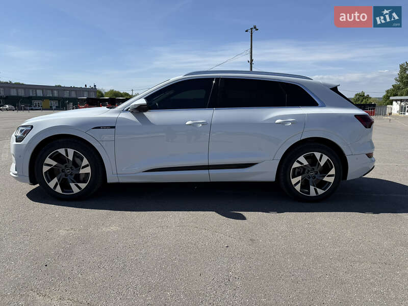 Позашляховик / Кросовер Audi e-tron 2021 в Харкові