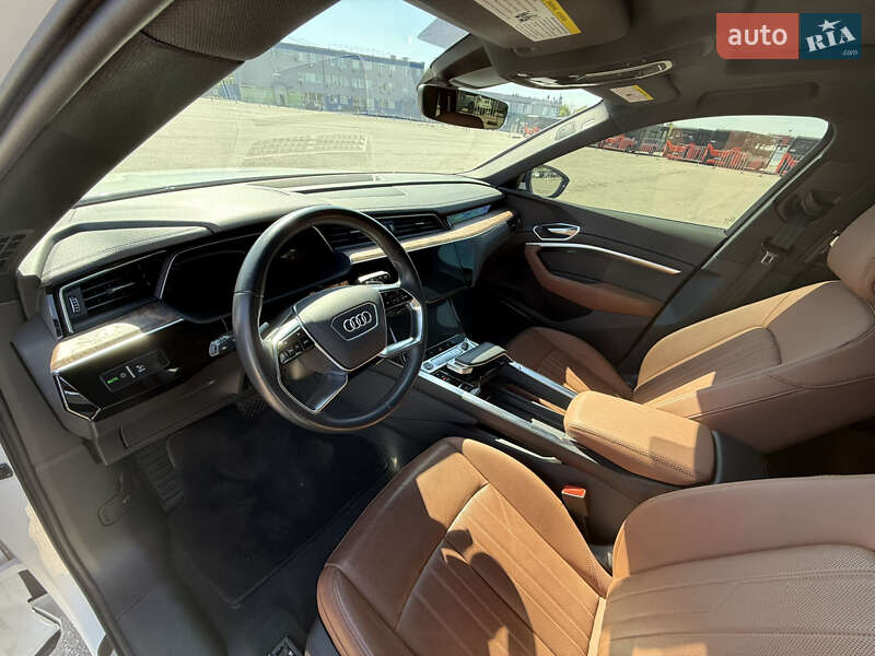 Позашляховик / Кросовер Audi e-tron 2021 в Харкові