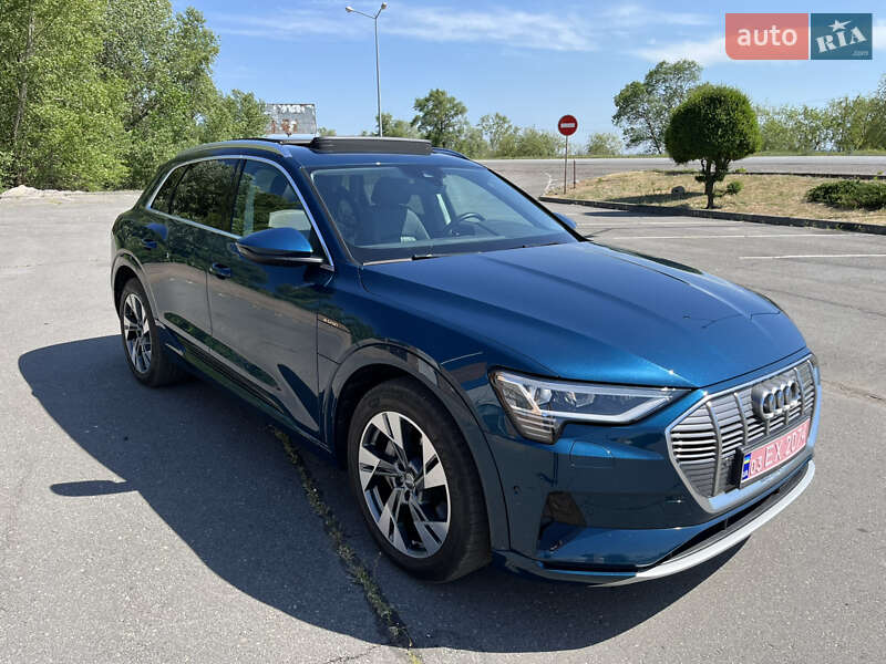 Внедорожник / Кроссовер Audi e-tron 2020 в Днепре