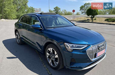 Внедорожник / Кроссовер Audi e-tron 2020 в 