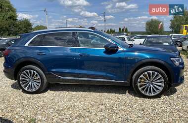 Позашляховик / Кросовер Audi e-tron 2019 в 