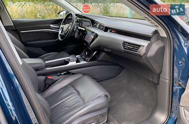 Позашляховик / Кросовер Audi e-tron 2019 в 