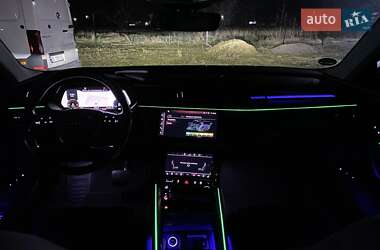 Позашляховик / Кросовер Audi e-tron 2019 в 