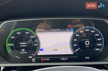 Позашляховик / Кросовер Audi e-tron 2019 в 
