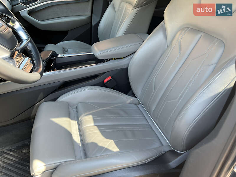 Внедорожник / Кроссовер Audi e-tron 2018 в Хмельницком фото 12 Внедорожник / Кроссовер Audi e-tron 2018 в Хмельницком