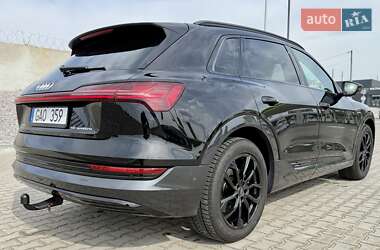 Позашляховик / Кросовер Audi e-tron 2022 в 