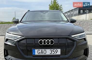 Позашляховик / Кросовер Audi e-tron 2022 в 