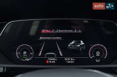 Позашляховик / Кросовер Audi e-tron 2023 в 