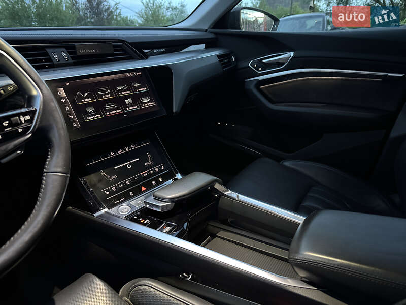 Внедорожник / Кроссовер Audi e-tron 2019 в Ужгороде