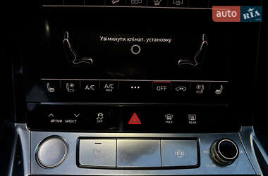 Внедорожник / Кроссовер Audi e-tron 2019 в 