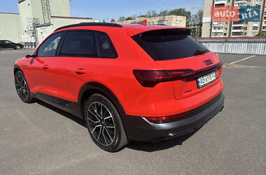 Внедорожник / Кроссовер Audi e-tron 2020 в 