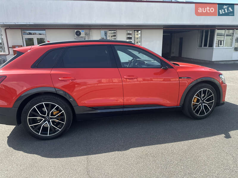 Внедорожник / Кроссовер Audi e-tron 2020 в Киеве