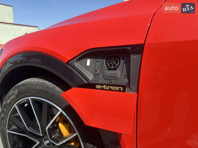 Внедорожник / Кроссовер Audi e-tron 2020 в Киеве