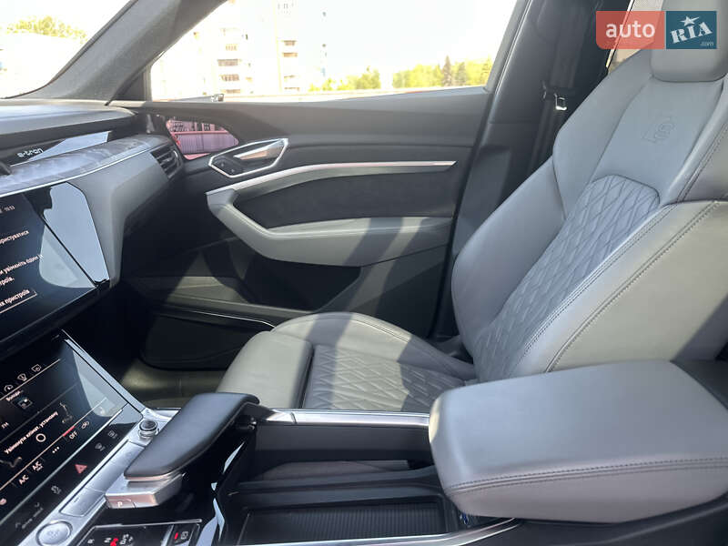 Внедорожник / Кроссовер Audi e-tron 2020 в Киеве