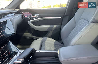 Внедорожник / Кроссовер Audi e-tron 2020 в 