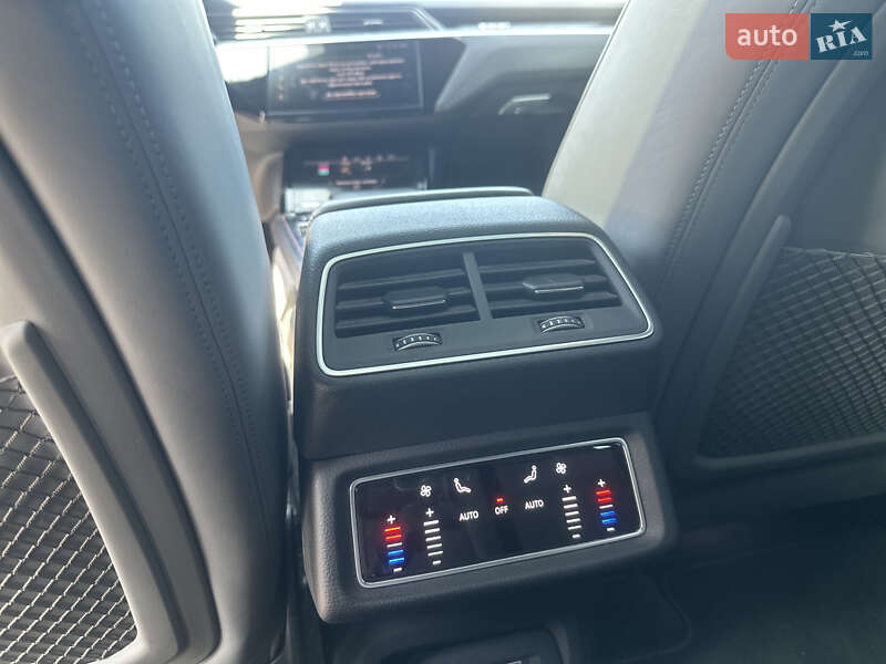 Внедорожник / Кроссовер Audi e-tron 2020 в Киеве