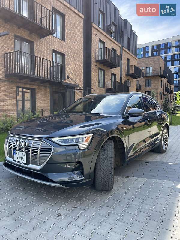 Audi e-tron 2019