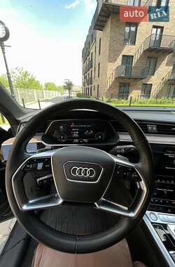 Позашляховик / Кросовер Audi e-tron 2019 в 