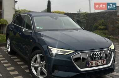 Позашляховик / Кросовер Audi e-tron 2021 в 