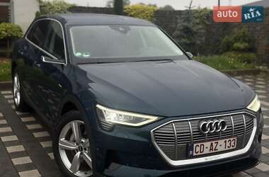 Позашляховик / Кросовер Audi e-tron 2021 в 