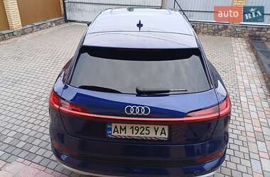 Внедорожник / Кроссовер Audi e-tron 2021 в 