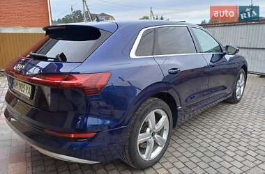 Внедорожник / Кроссовер Audi e-tron 2021 в 