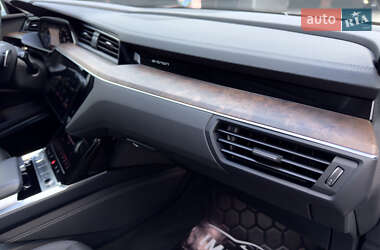 Внедорожник / Кроссовер Audi e-tron 2019 в 