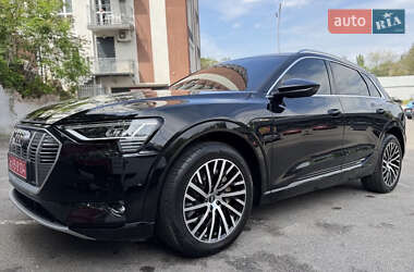 Позашляховик / Кросовер Audi e-tron 2020 в 